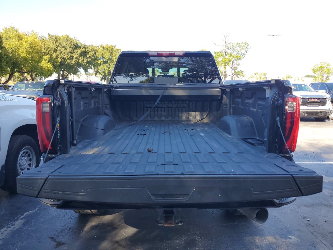 Used 2024 GMC Sierra 2500 Denali Ultimate AWD/4WD image 9