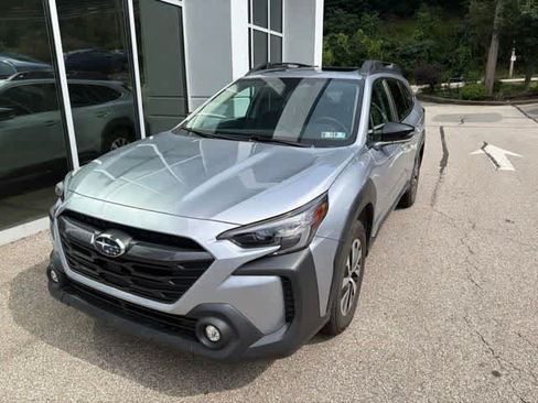 Used 2024 Subaru Outback Premium AWD/4WD image 1