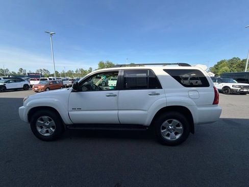 Used 2006 Toyota 4Runner SR5 AWD/4WD image 16