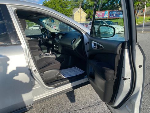 Used 2014 Nissan Pathfinder SV w/ Cargo Package AWD/4WD image 15