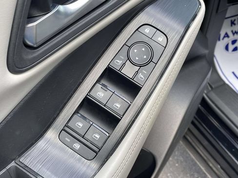 Used 2025 Nissan Rogue SV FWD image 15