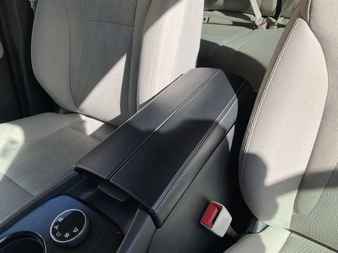 Used 2025 Nissan Rogue SV image 19