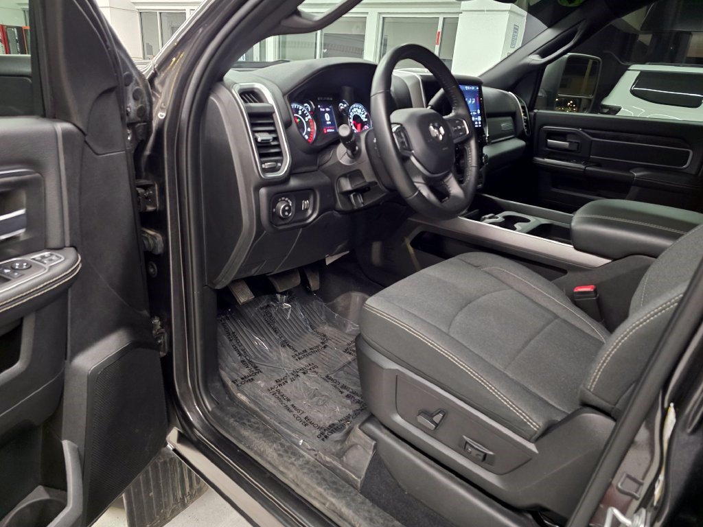Used 2024 RAM 3500 Big Horn w/ Night Edition AWD/4WD image 17