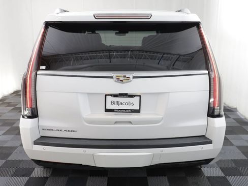 Used 2020 Cadillac Escalade Premium Luxury AWD/4WD image 20