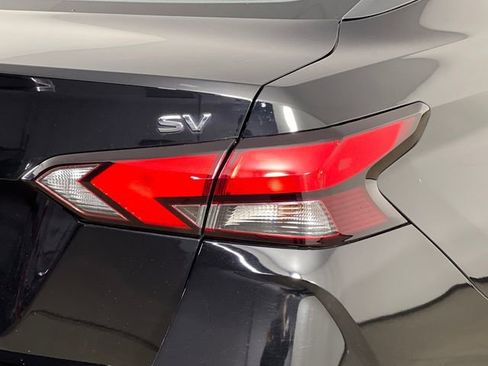 Used 2021 Nissan Versa SV image 39