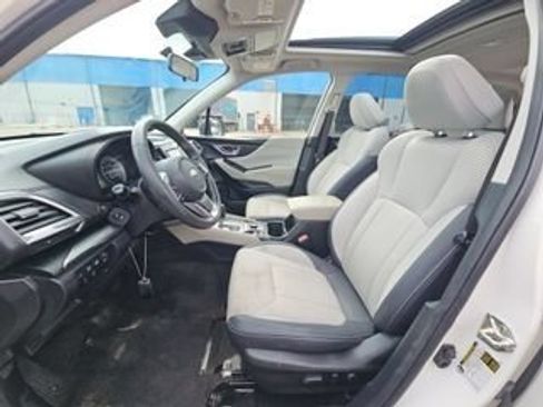 Used 2022 Subaru Forester Premium AWD/4WD image 5