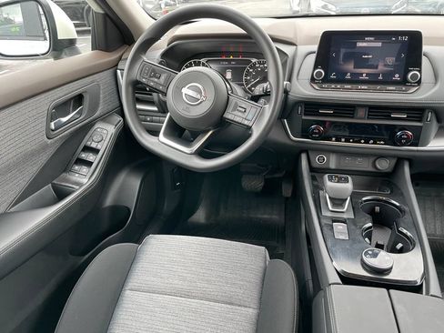 Certified 2023 Nissan Rogue SV w/ SV Premium B Package AWD/4WD image 9
