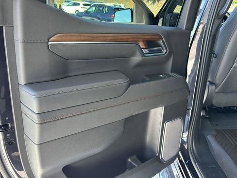 Used 2023 Chevrolet Silverado 1500 High Country w/ Technology Package image 15