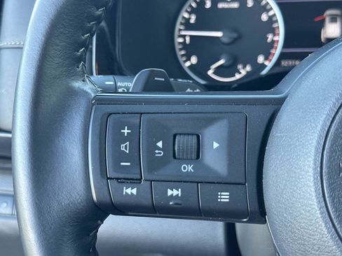 Used 2024 Nissan Pathfinder SV image 9