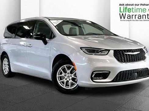 Used 2024 Chrysler Pacifica Touring-L image 1