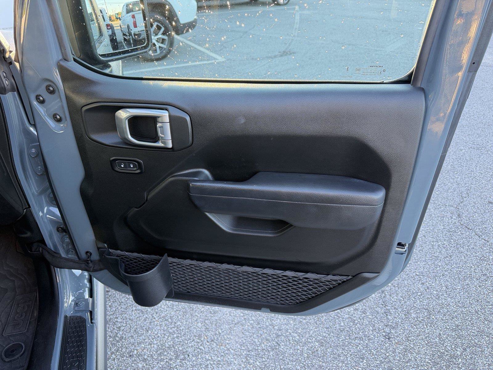 Used 2024 Jeep Wrangler Unlimited Sport AWD/4WD image 13