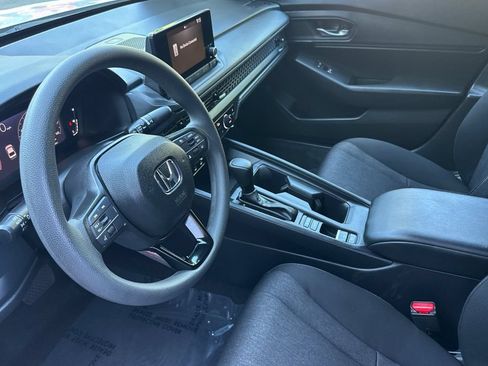 Certified 2025 Honda Accord SE image 3