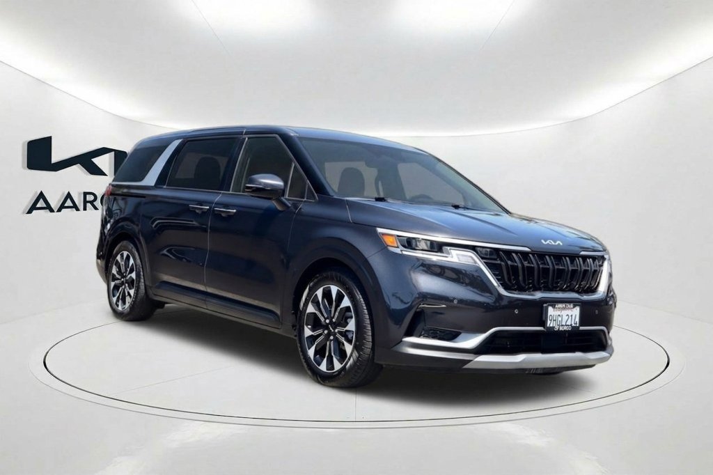 Used 2024 Kia Carnival EX FWD image 3