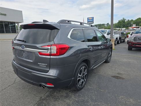 Used 2024 Subaru Ascent Touring AWD/4WD image 3