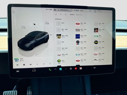 Used 2025 Tesla Model Y Performance AWD/4WD image 28