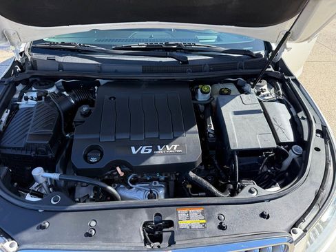Used 2010 Buick LaCrosse CXS w/ Touring Package FWD image 33
