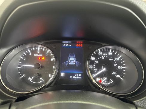 Used 2020 Nissan Rogue Sport SV image 14