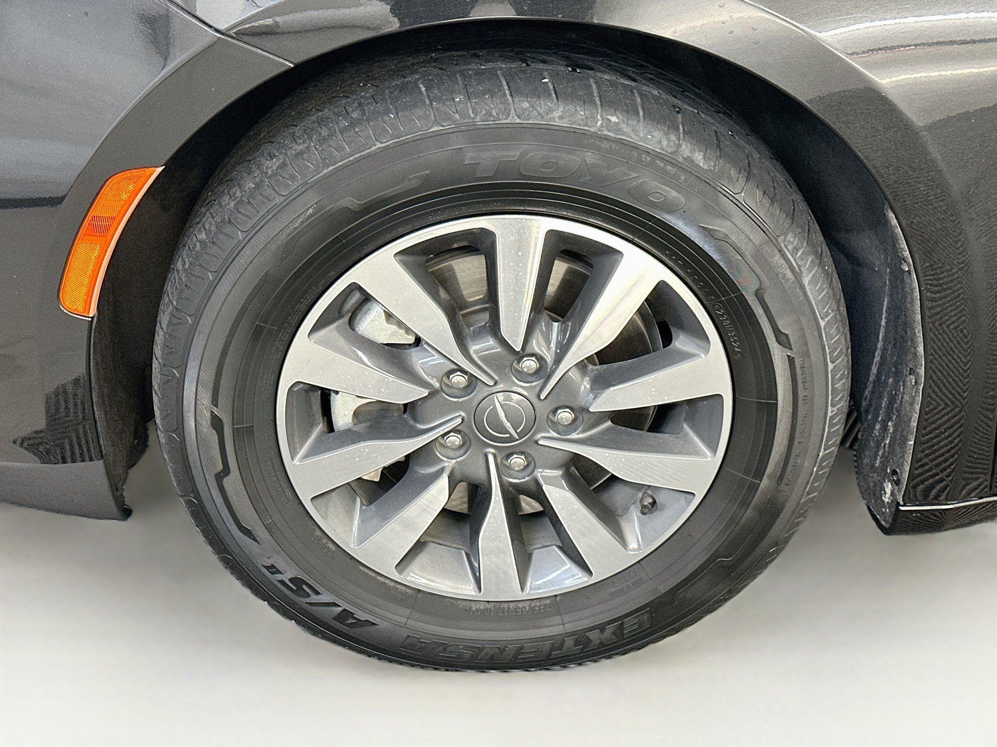 Used 2023 Chrysler Pacifica Limited FWD image 37
