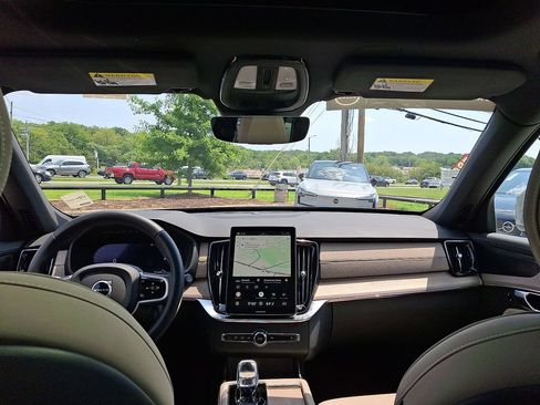 Certified 2026 Volvo XC90 B6 Plus AWD/4WD image 10