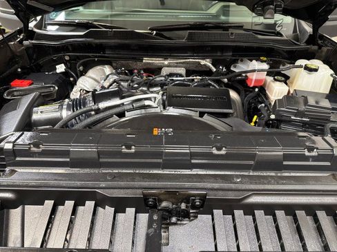 Used 2024 Chevrolet Silverado 2500 ZR2 w/ Technology Package image 83