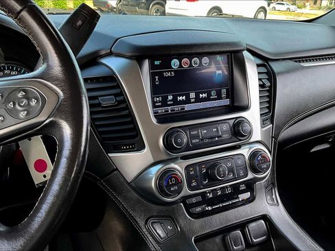 Used 2020 Chevrolet Suburban LT image 6