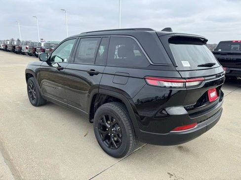 New 2026 Jeep Grand Cherokee Altitude AWD/4WD image 5