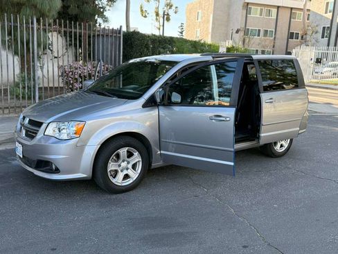 Used 2016 Dodge Grand Caravan R/T image 8