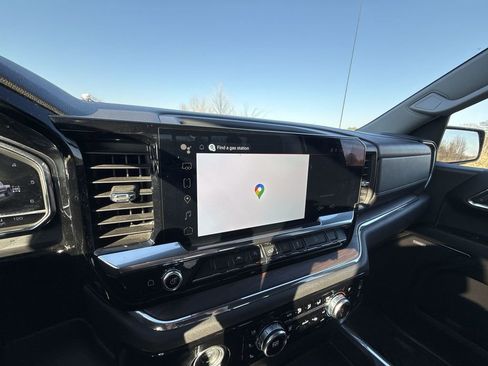 Used 2024 GMC Sierra 1500 SLT w/ SLT Convenience Package image 20