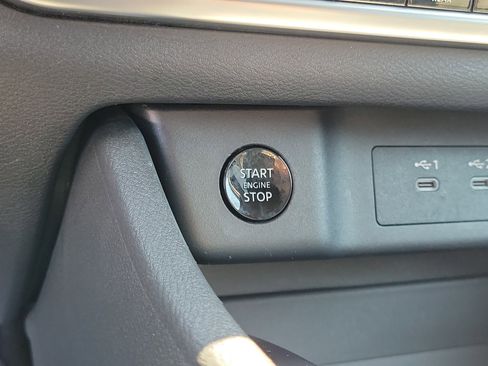 Used 2025 Nissan Rogue SV AWD/4WD image 28