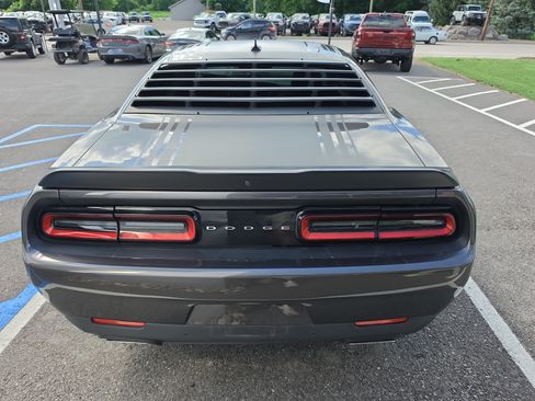 Used 2018 Dodge Challenger R/T Scat Pack RWD image 4