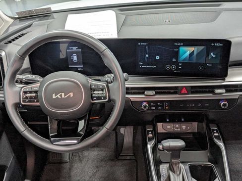 Certified 2025 Kia Sorento S AWD/4WD image 5