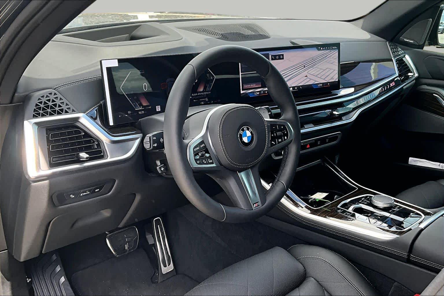 Used 2026 BMW X5 sDrive40i w/ M Sport Package RWD image 17