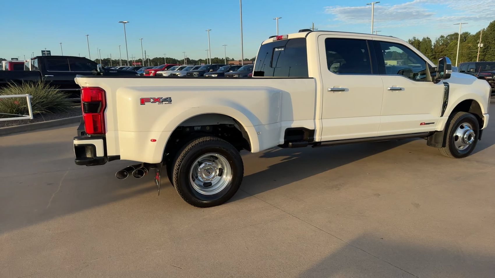 Used 2024 Ford F350 Platinum w/ FX4 Off-Road Package AWD/4WD image 9