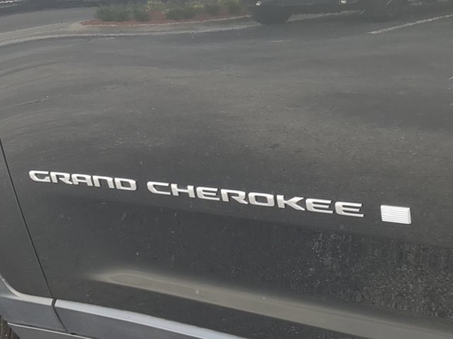Used 2024 Jeep Grand Cherokee L Limited RWD image 13