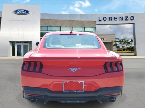 Used 2025 Ford Mustang Premium image 6