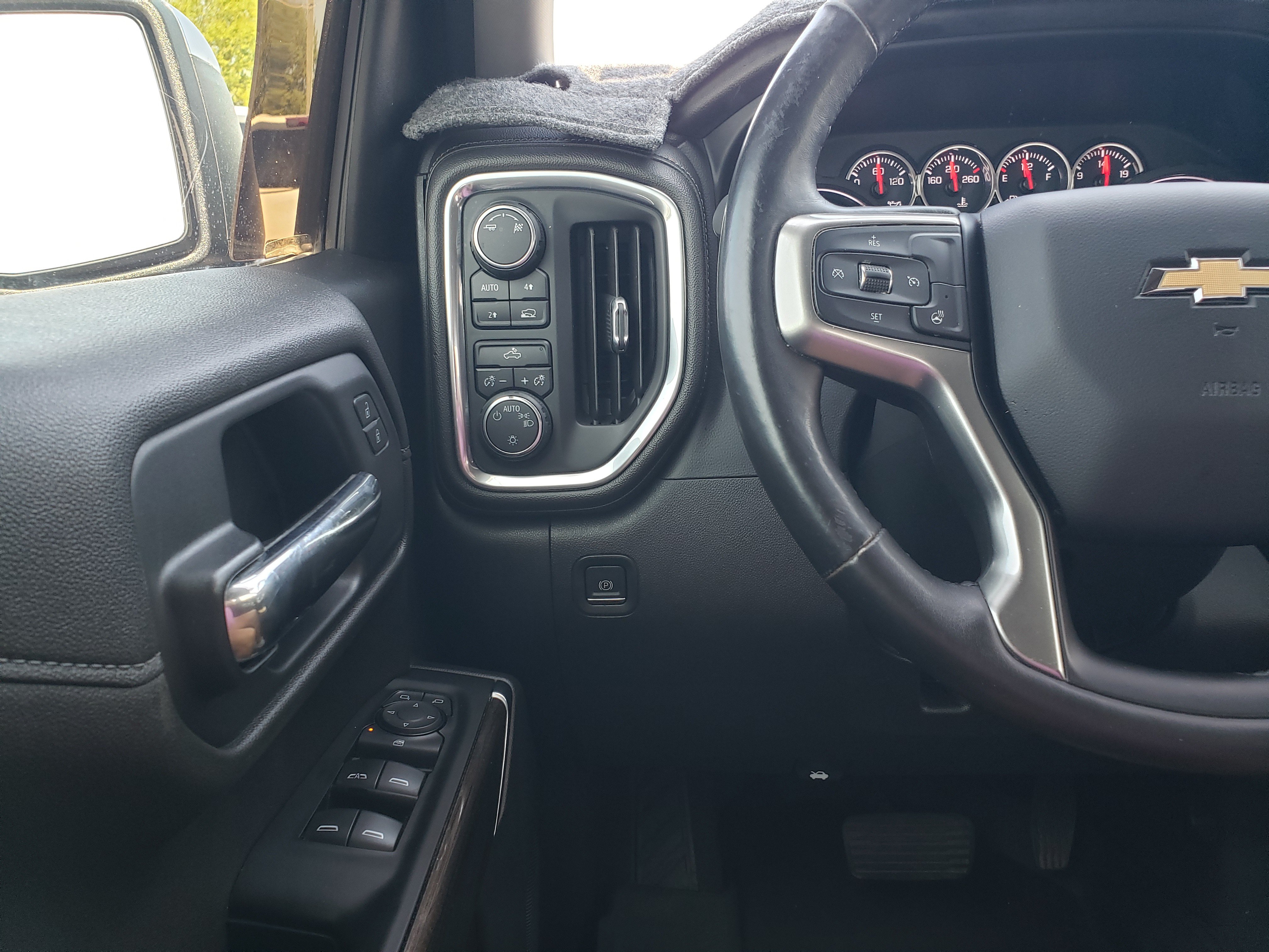 Used 2019 Chevrolet Silverado 1500 LT w/ All-Star Edition AWD/4WD image 12