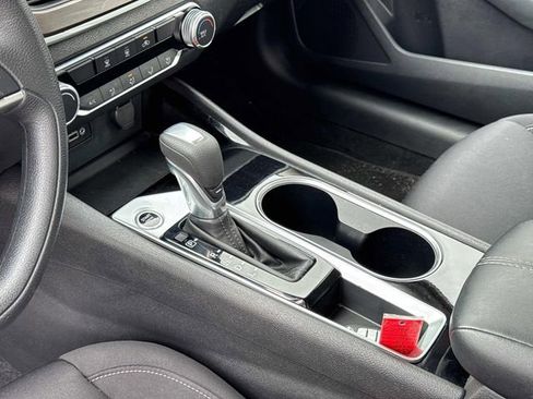 Used 2024 Nissan Altima 2.5 SV image 30