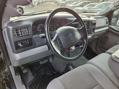 Used 2004 Ford F250 XLT image 12