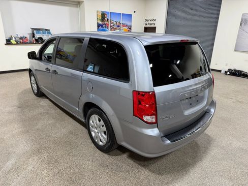 Used 2019 Dodge Grand Caravan SE FWD image 11