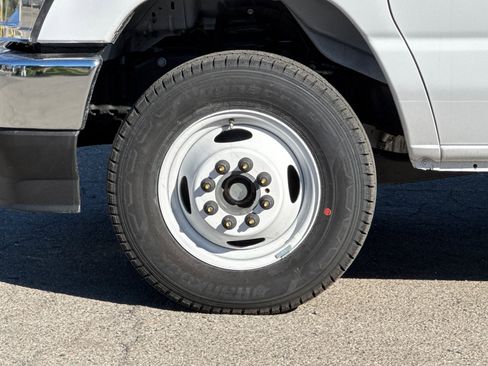 New 2026 Ford E-450 and Econoline 450 Super Duty w/ Interior Upgrade Package image 18