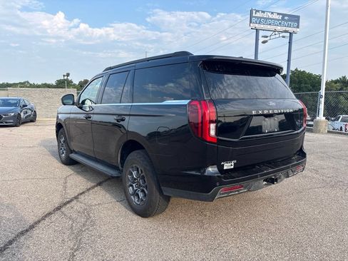Used 2025 Ford Expedition Active AWD/4WD image 5