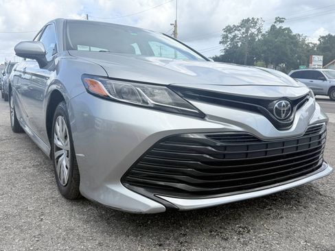 Used 2018 Toyota Camry FWD image 5