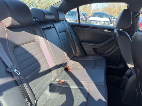 Used 2017 Volkswagen Jetta GLI image 36