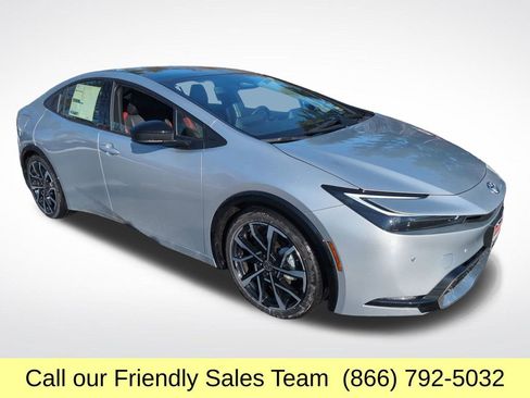 New 2026 Toyota Prius Plug-In Hybrid FWD image 9