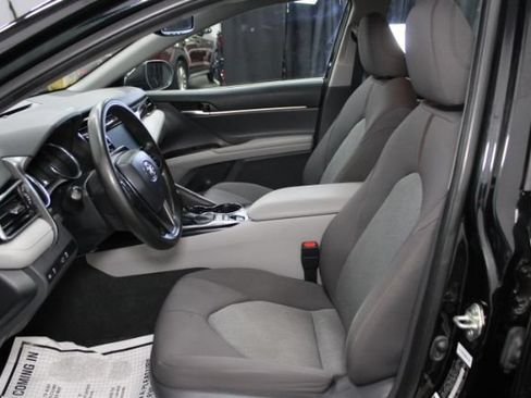 Used 2020 Toyota Camry LE w/ Fleet Convenience Package FWD image 11