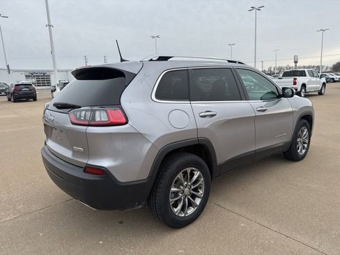 Used 2019 Jeep Cherokee Latitude Plus w/ Cold Weather Group image 3