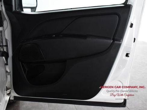 Used 2018 RAM ProMaster City Tradesman SLT image 16