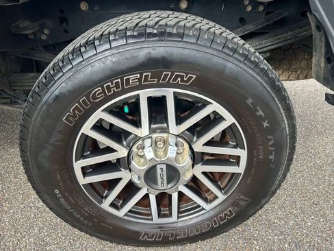 Used 2019 Ford F350 Lariat w/ Lariat Ultimate Package image 11