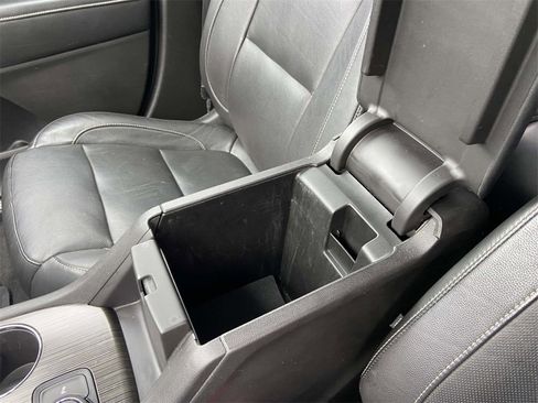 Used 2017 GMC Acadia SLT image 28