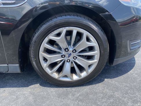 Used 2015 Ford Taurus Limited FWD image 9